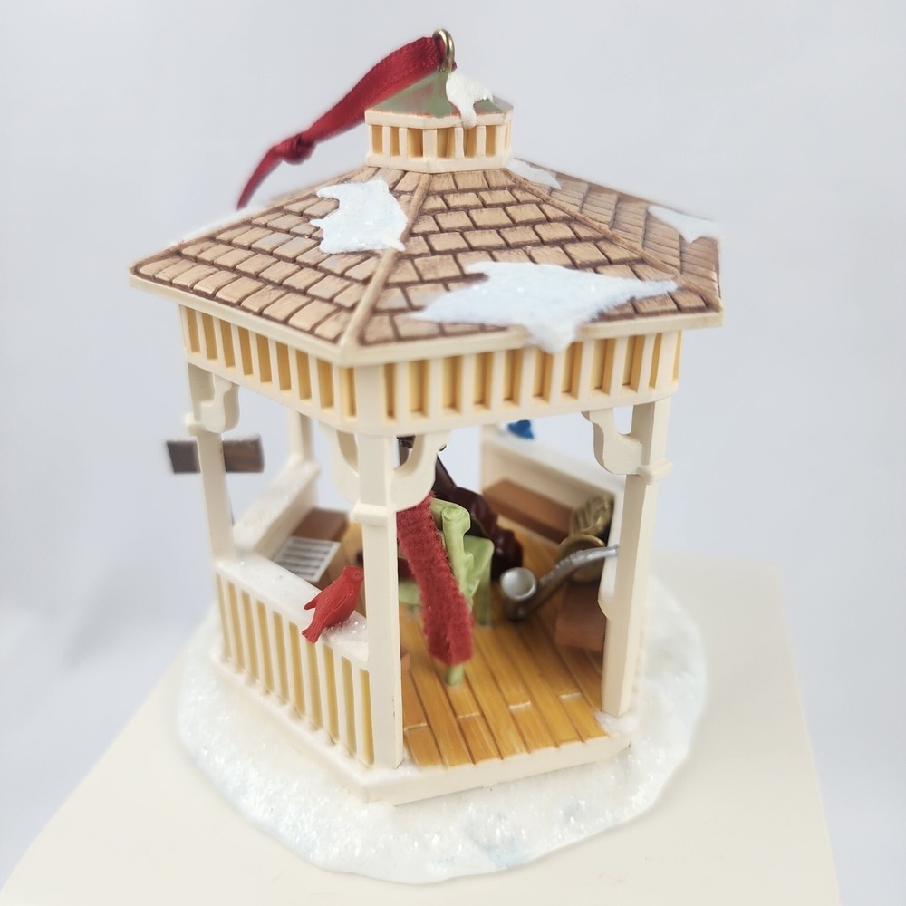 Hallmark 2007 Gazebo Winter Park Keepsake Ornament Musical Instruments detailed‎ - Picture 4 of 5